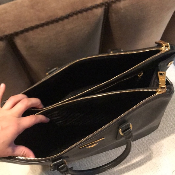 Prada black tote bag - Picture 7 of 8
